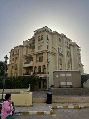 Stella Marina - New Alamein 3 Bedrooms appt with roof view of Alamein towers